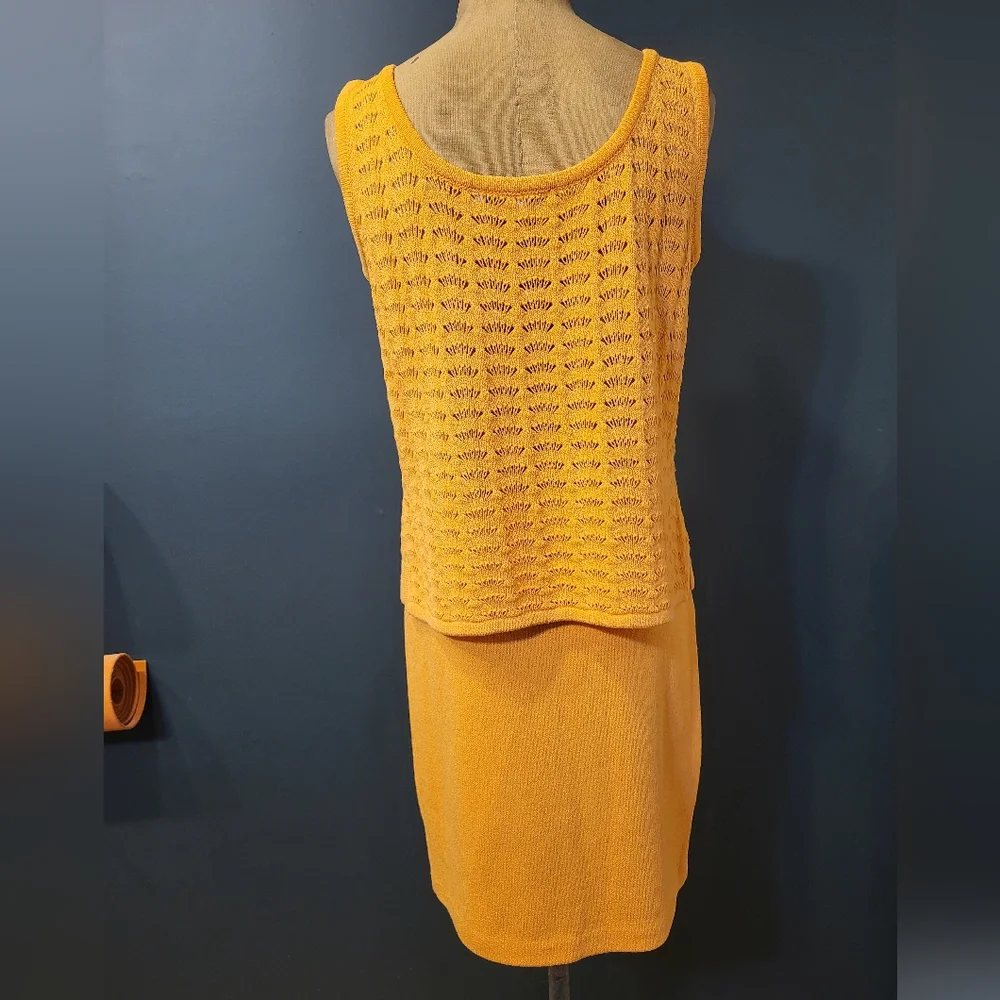 St. John Orange Two Piece Knit Skirt Set Size S / 2 - Picture 6 of 10